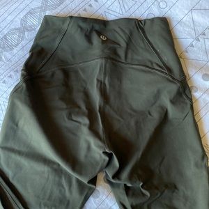 Green lululemon capris